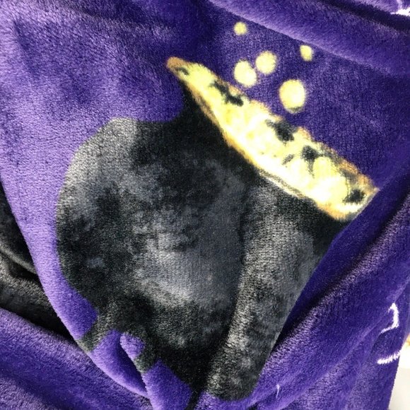 Rae Dunn Halloween BUBBLE BUBBLE TOIL & TROUBLE Throw Blanket Witch Cauldron Web - Picture 4 of 8